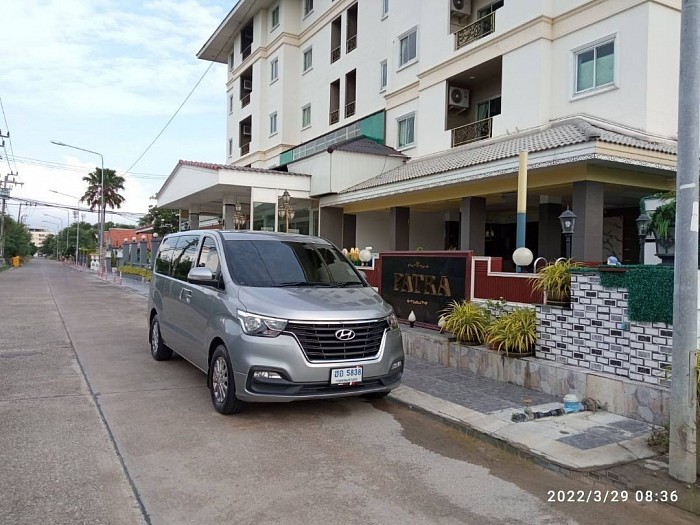 เดินทางปลอดภัย ด้วยความคล่องตัว  เช่ารถพร้อมคนขับ Hyundai H1 กับเราได้ 24 ชั่วโมง ไปทุกจังหวัด โทรมาเลยครับ 0 6 5- 2 6 9 5 5 8 3 คุณวัน ไอดีไลน์ ptv005