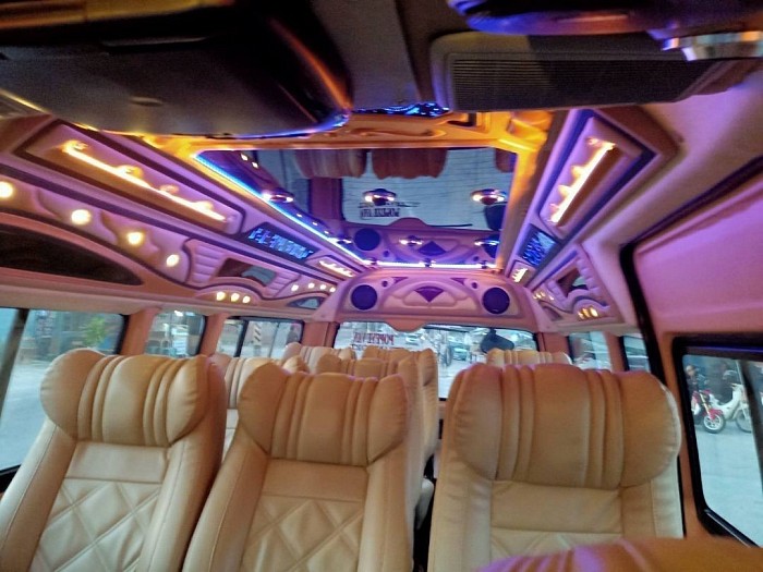 บริการรถตู้วีไอพี เรามีให้คุณจองทุกจังหวัด โทรมาได้เลยครับ  เช่ารถตู้ vip ราคาย่อมเยากับเราเดินทาง หรือทัวร์ท่องเที่ยวจอง ได้ 24 ชั่วโมง โทร 065-2695583  คุณวัน ไอดีไลน์ ptv005